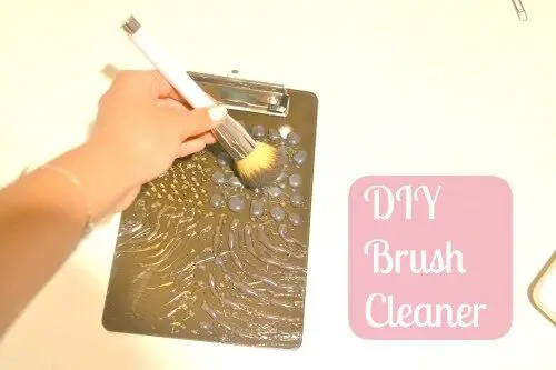 diy-wash-your-brushes-twice-as-fast-500x333-1