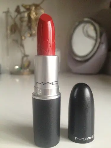 mac-riri-woo-lipstick-375x500-1