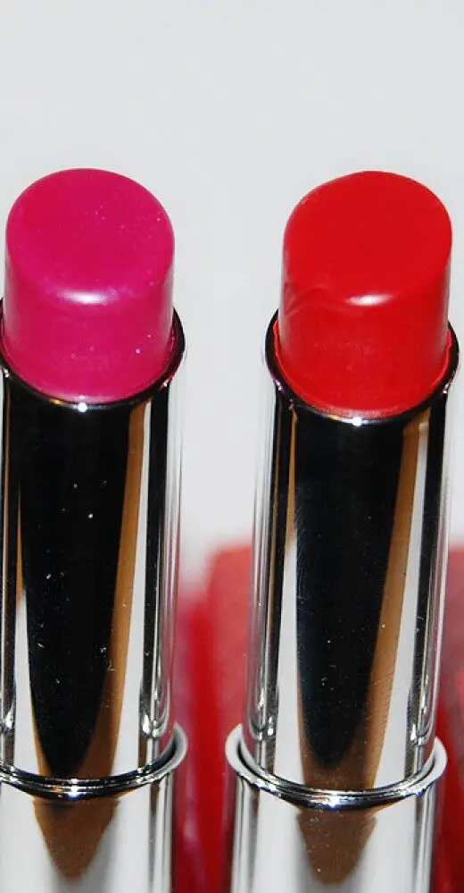 revlon-lip-butters-pink-truffle-lollipop-candy-apple-red-velvet-520x999-1