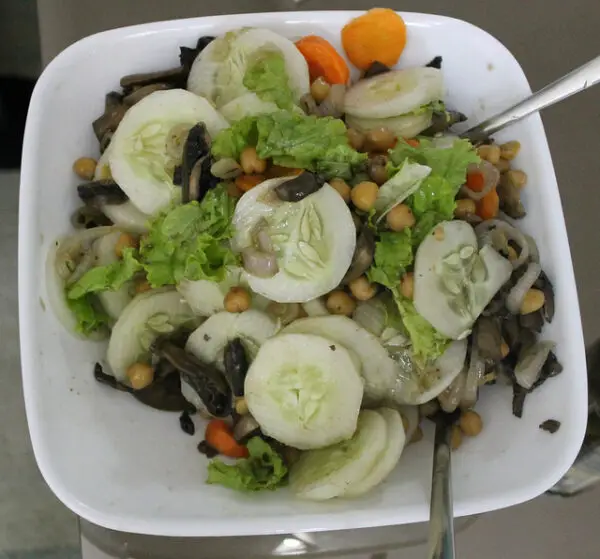 warm-mushroom-and-chickpea-salad-recipe