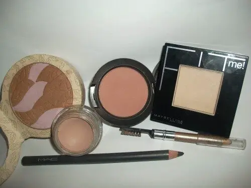 my-holy-grail-makeup-products-500x375-1