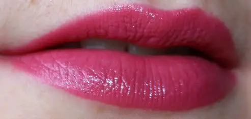 mac-wonder-woman-spitfire-lipstick-image