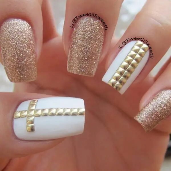 gold-stud-nail-art