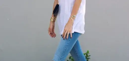 white-shirt-and-jeans