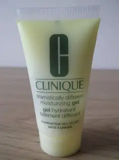 review-of-cliniques-dramatically-different-moisturising-gel