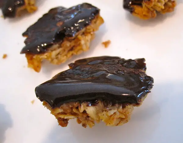 how-to-make-peanut-butter-maple-walnut-oat-clusters