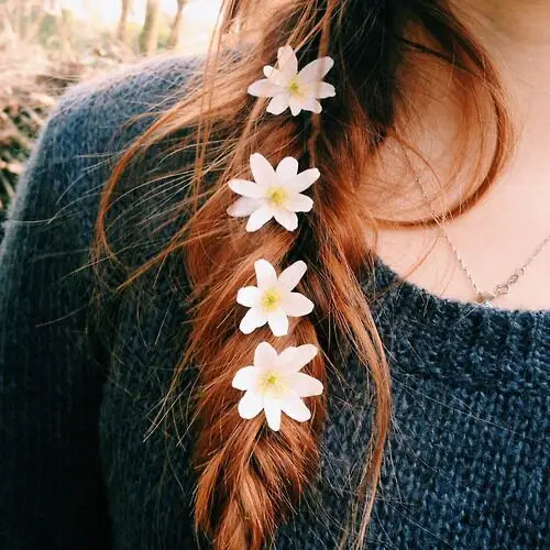 beautiful-flowers-in-the-braid