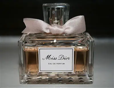 miss-dior-fragrance-review-1