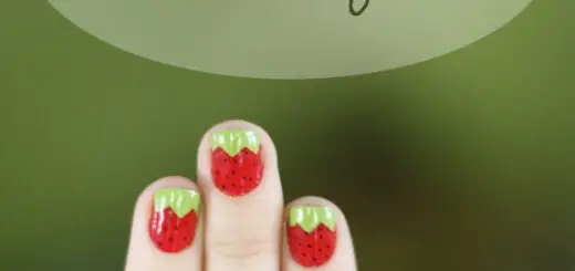 diy-strawberry-nails-1