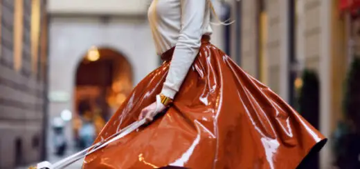 0-patent-leather-skirt-with-chic-top