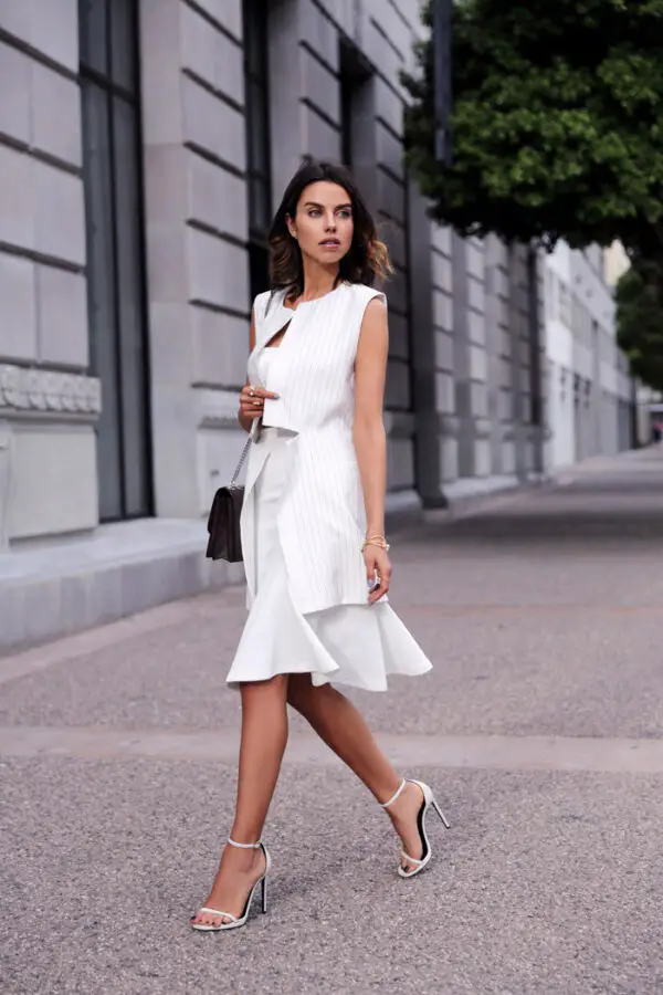1-all-white-feminine-outfit-with-nude-heels