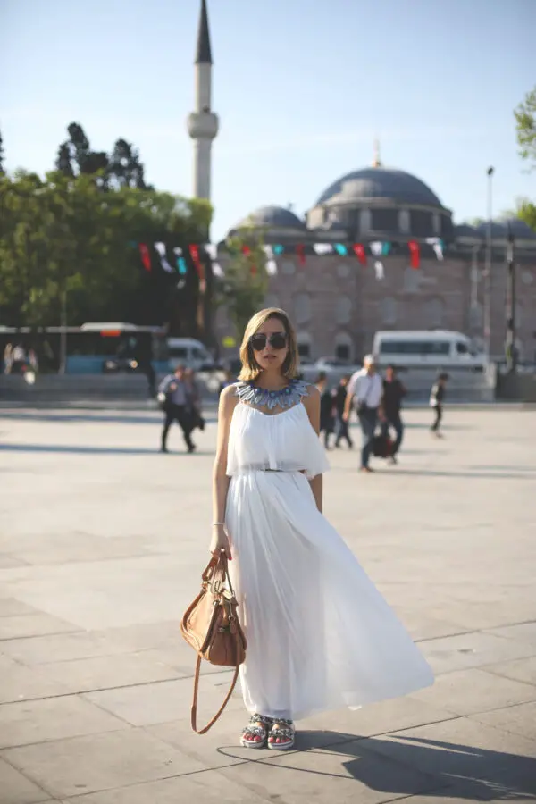 1-collar-necklace-with-white-maxi-dress