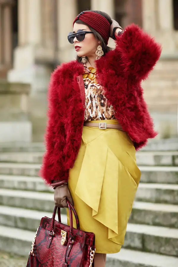 4-red-fur-coat-with-chic-outfit