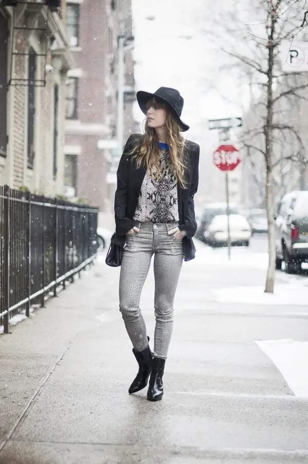 4-skinny-jeans-with-animal-print-blouse