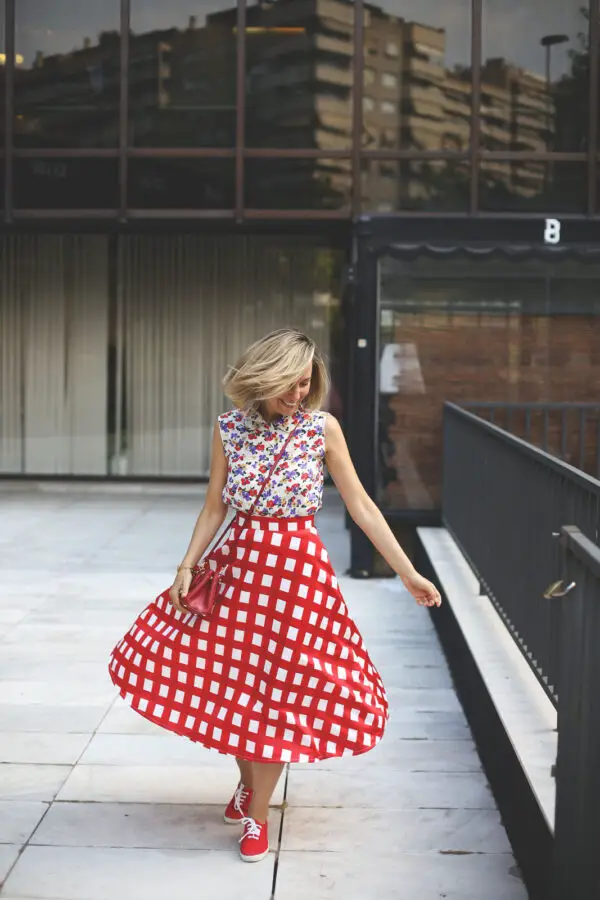 5-gingham-skirt-with-floral-blouse