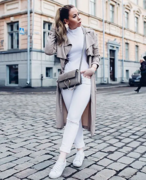 5-white-sneakers-with-all-white-outfit-and-trench-coat