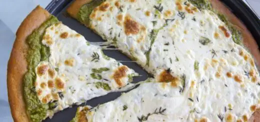 broccoli-roasted-garlic-and-mozzarella-pizza-recipe