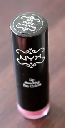 nyx-extra-creamy-round-lipstick-paris-review-swatch