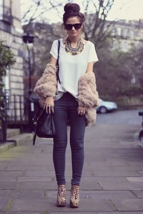 casual-outfit-with-fur-coat