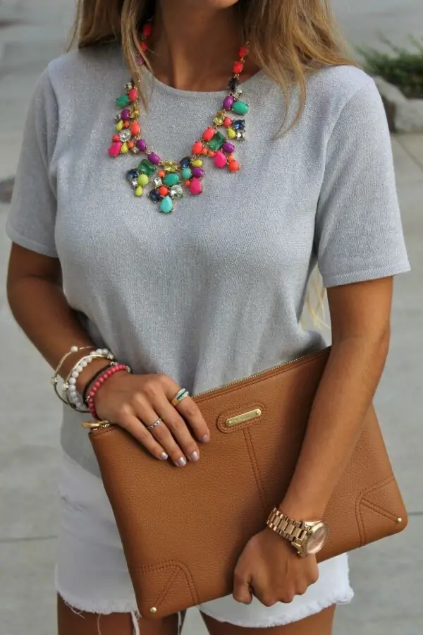 outfit-with-mixed-and-matched-jewelry
