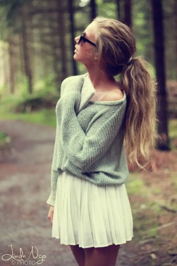 oversized-sweater-and-pleated-skirt