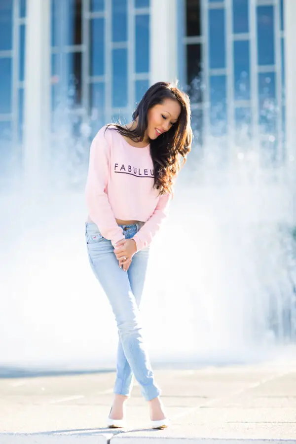 pink-cropped-sweater-and-jeans