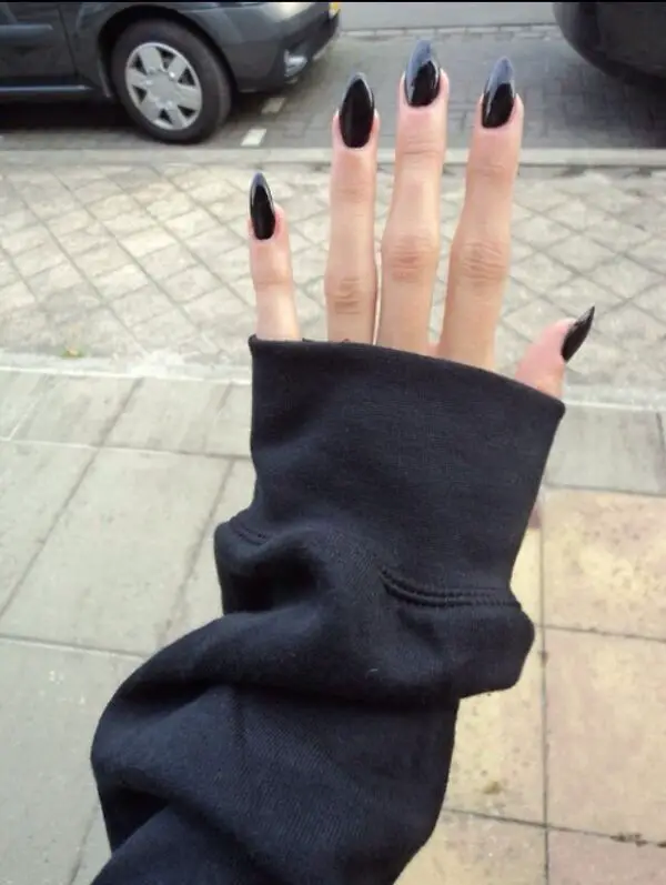 shiny-black-witchy-claws