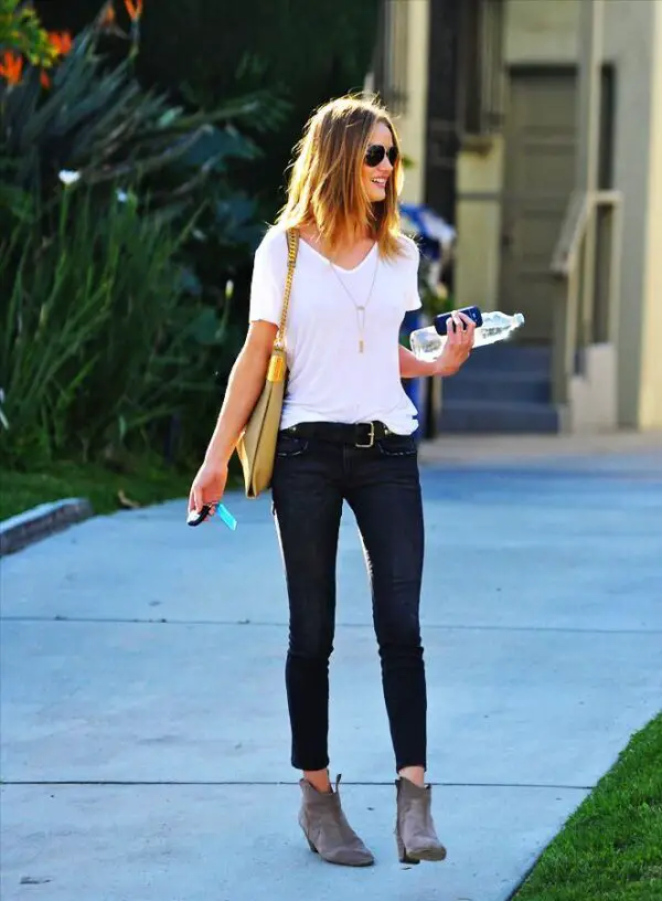 white-shirt-and-jeans-outfit