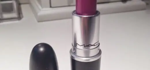 mac-up-the-amp-lipstick-review-swatches