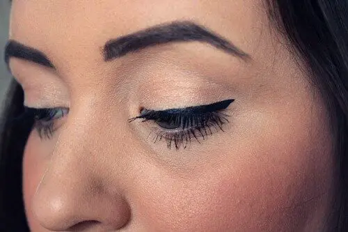 sleek-makeup-flick-it-eyeliner-pen-when-applied-2-500x333-1