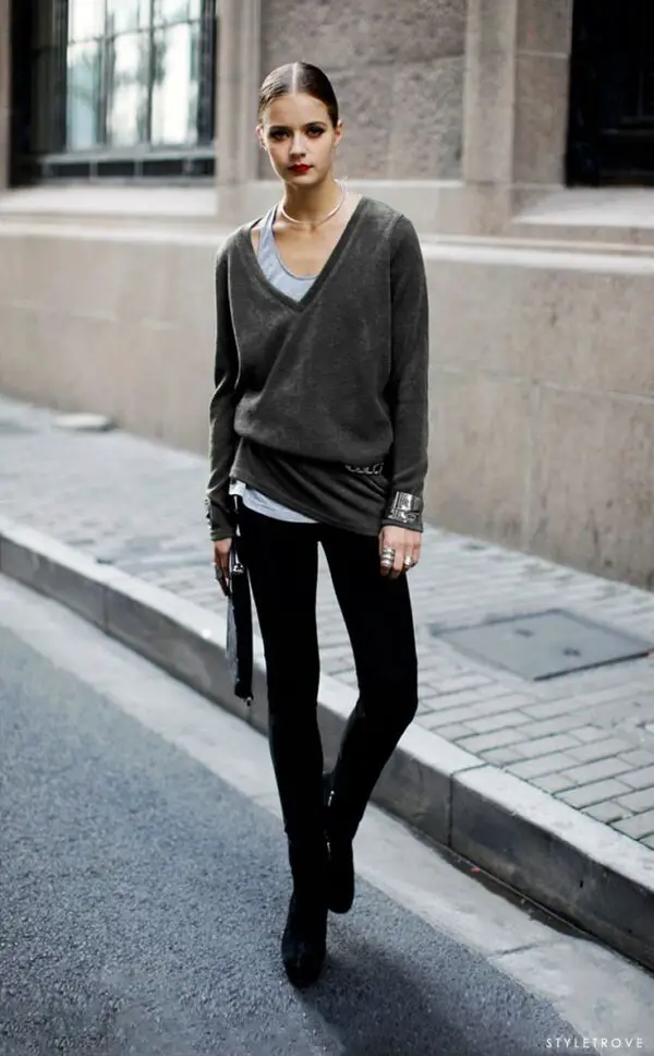 4-tank-top-with-slouchy-top-and-chain-belt