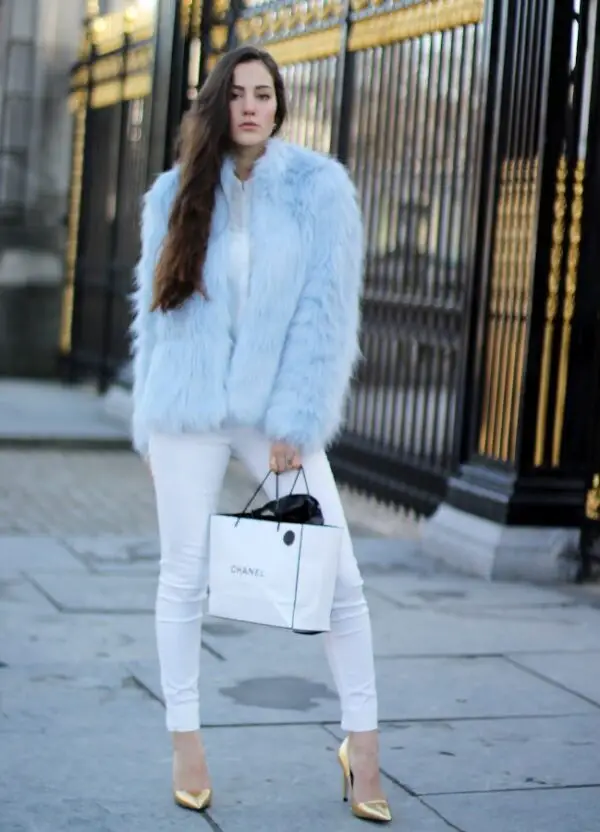6-fur-coat-with-white-skinny-jeans-and-gold-pumps