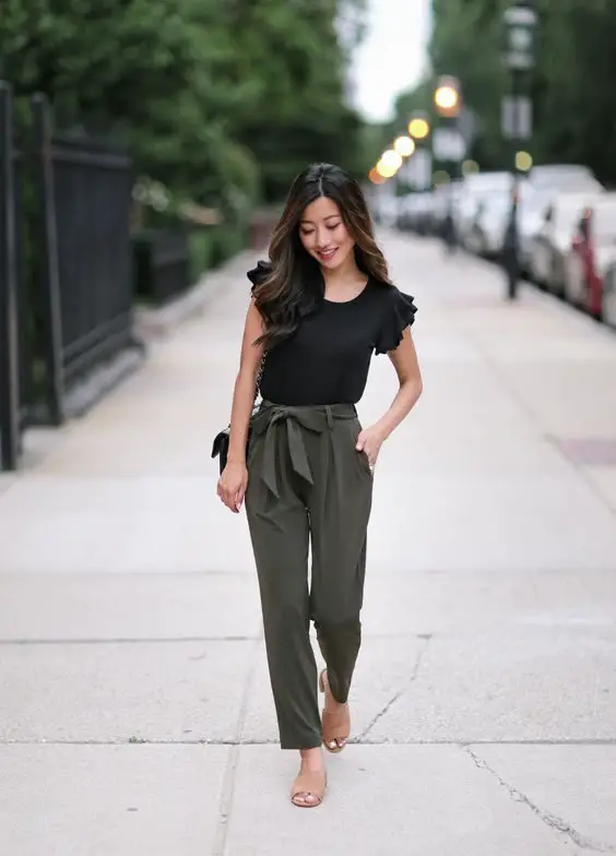 utilitarian-chic-outfit-for-teachers