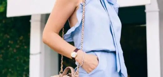 1-breezy-chic-pastel-blue-outfit-with-pink-bag