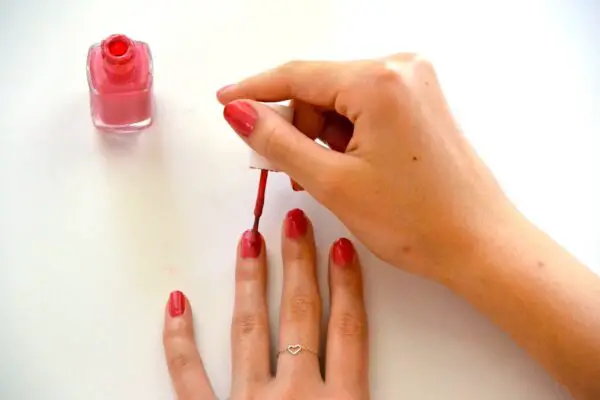 how-to-give-yourself-a-manicure13