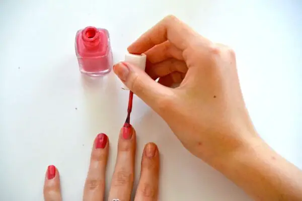 how-to-give-yourself-a-manicure9