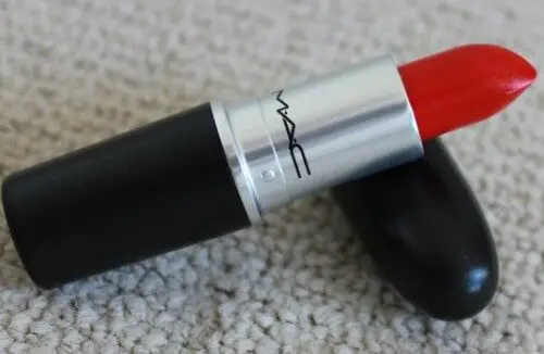 mac-lady-danger-lipstick-review-swatch-500x326-1