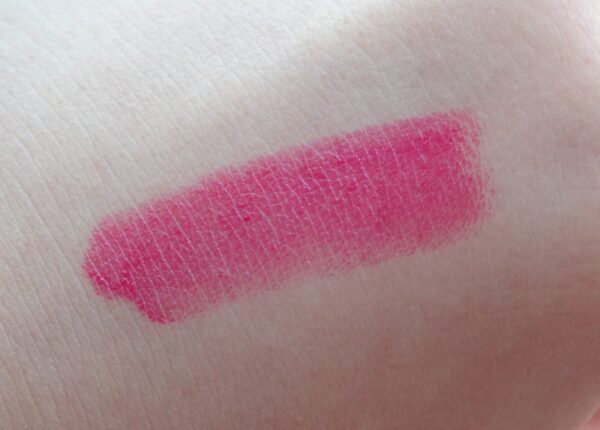 revlon-colorburst-fuchsia-lipstick-swatch