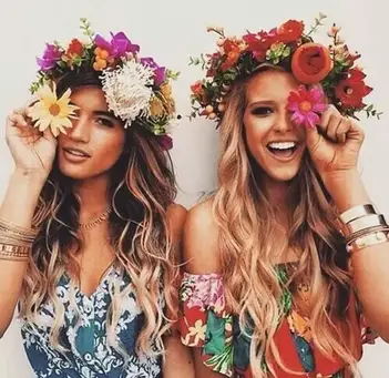 6 Fun and Fresh Ways to Wear Flowers on Your Hair – Glam Radar - GlamRadar