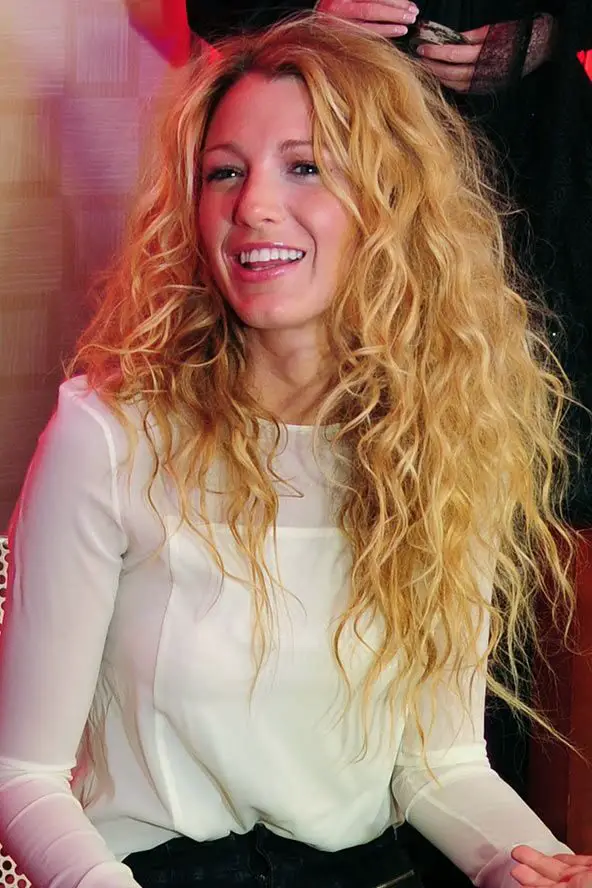 frizzy-hair-blake-lively