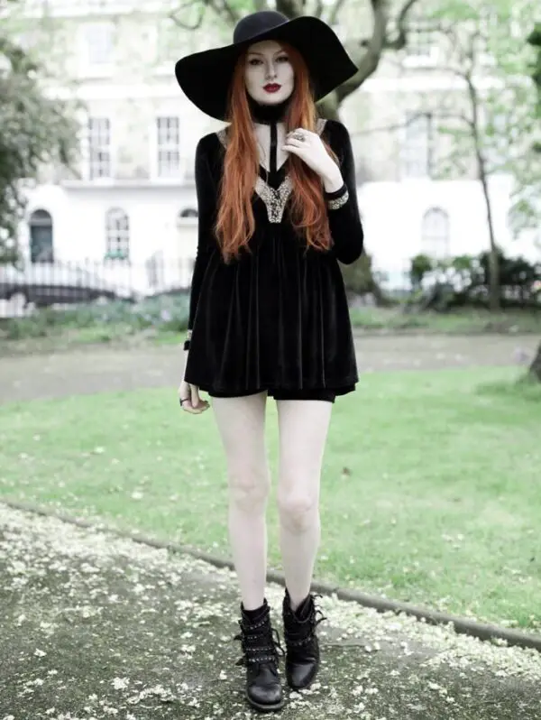 4-victorian-velvet-dress-with-gothic-hat