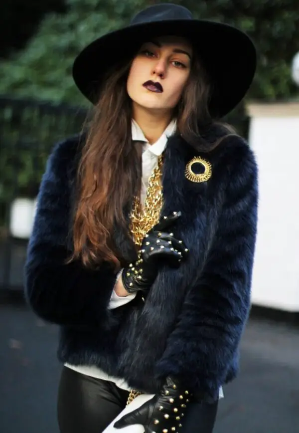 1-vintage-brooch-with-gold-chain-necklace-and-fur-coat