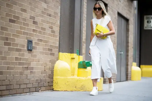 1-all-white-outfit-with-sneakers