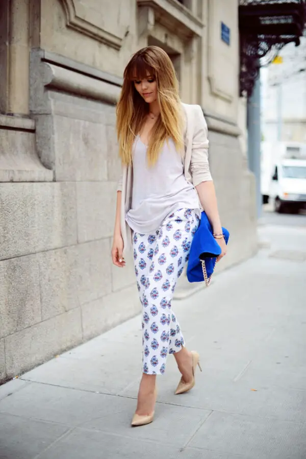 1-blue-clutch-bag-woth-casual-chic-outfit