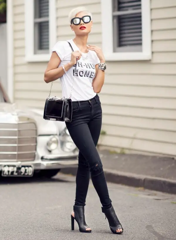 1-graphic-tee-with-skinny-jeans