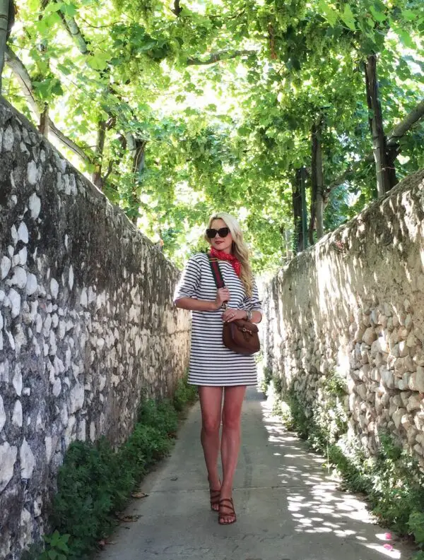 1-striped-dress-with-sandals-and-scarf