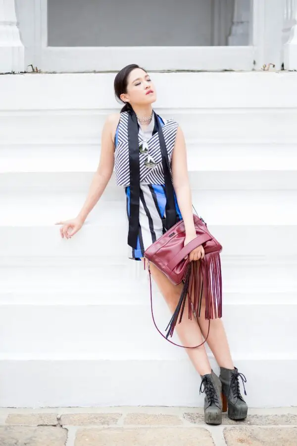 1-stripes-print-outfit-with-fringe-bag