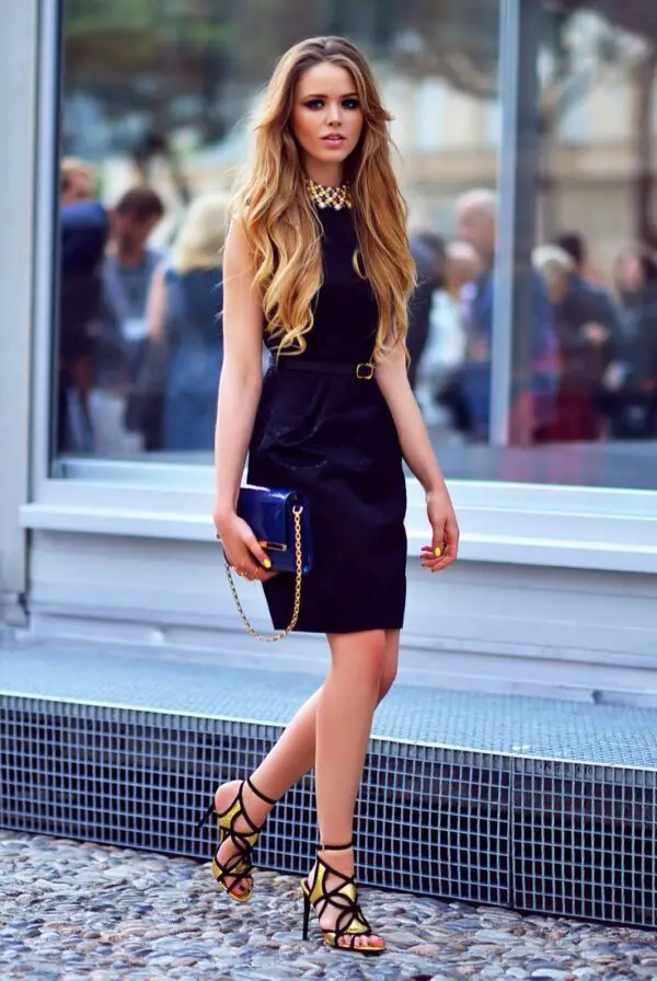 2-navy-dress-with-gold-sandals