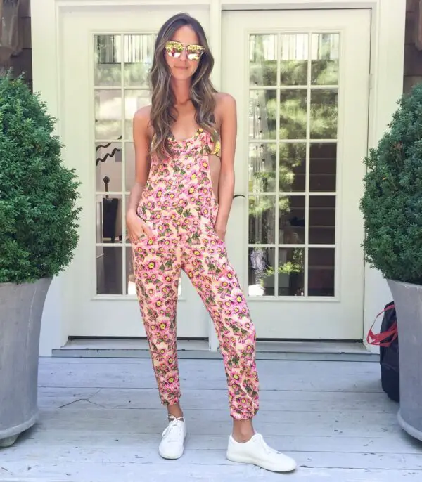 2-summer-jumpsuit-with-canvas-sneakers