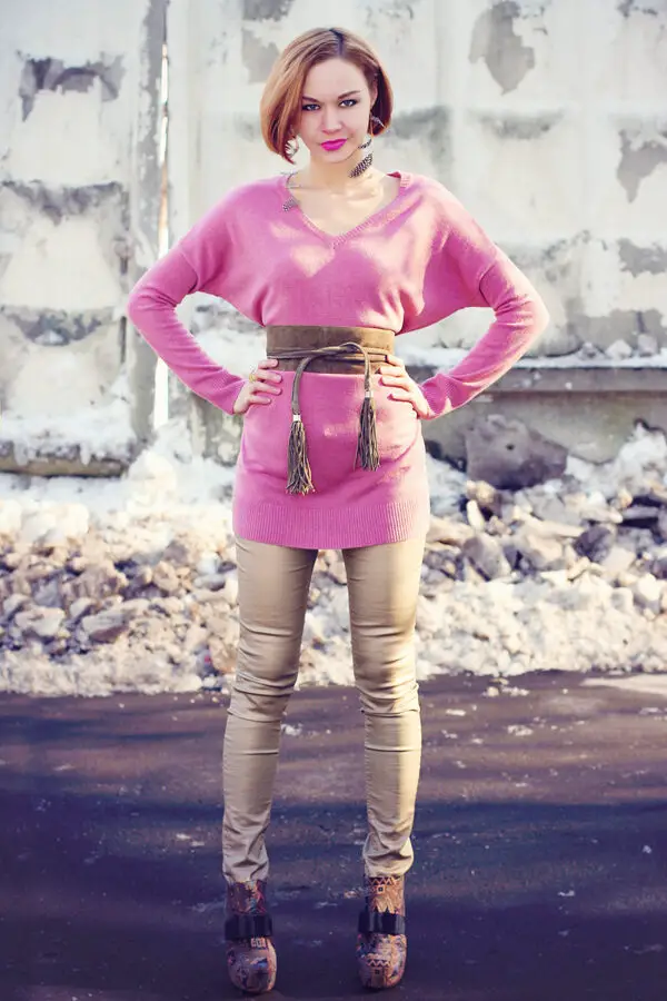 4-obi-belt-with-pink-sweater-and-nude-pants
